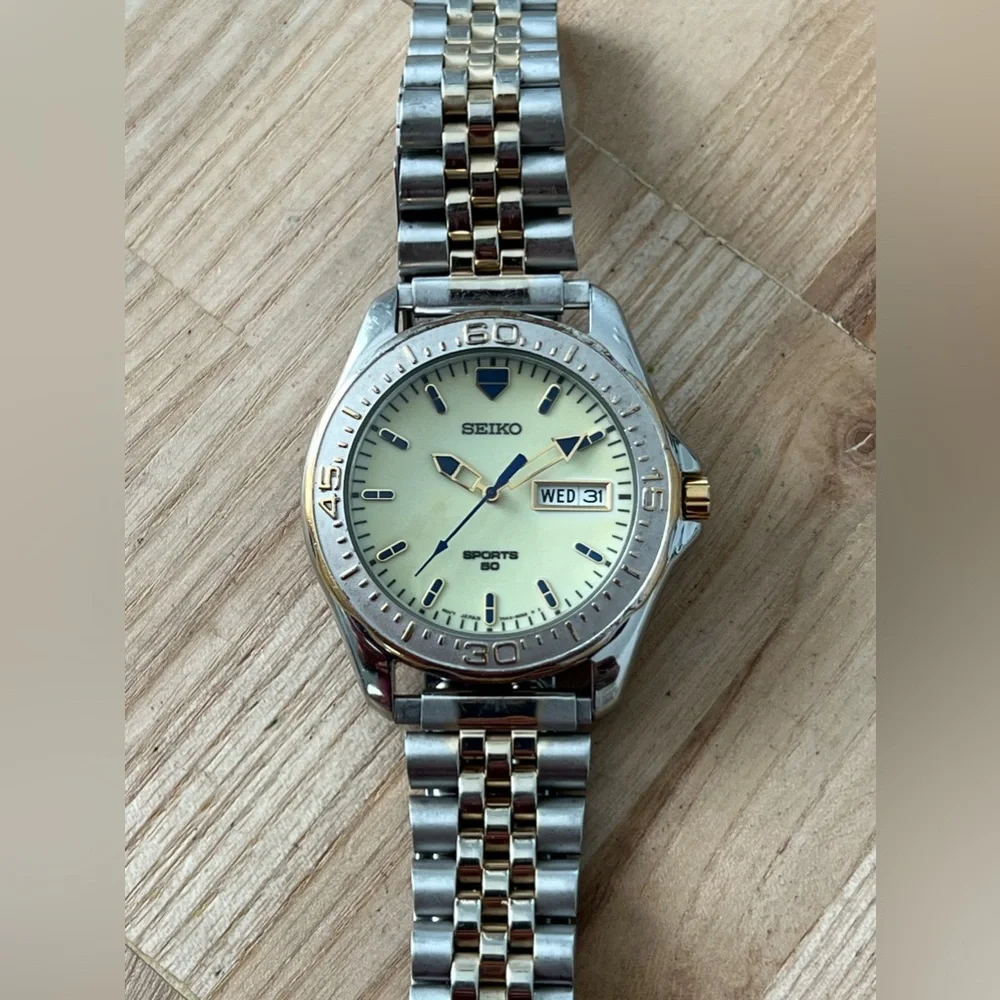 Seiko Sports 50 Rare Vintage Men’s Watch Iridescent Dial Two-Tone Bracelet Date